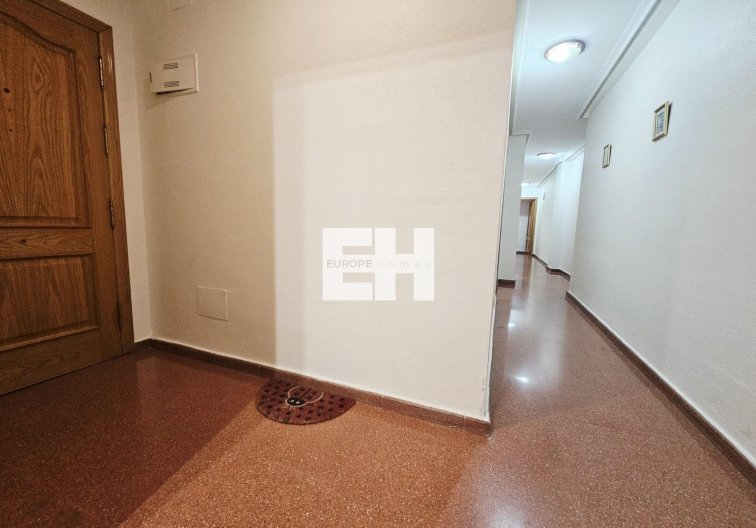 Segunda mano - Apartamento  - Torrevieja - Estacion De Autobuses