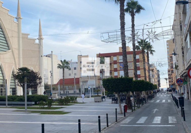 Segunda mano - Apartamento  - Torrevieja - Estacion De Autobuses