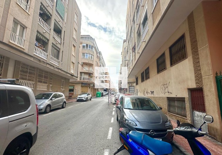 Resale - Apartment - Torrevieja - Centro