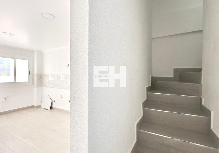 Segunda mano - town house - Torrevieja - La Mata