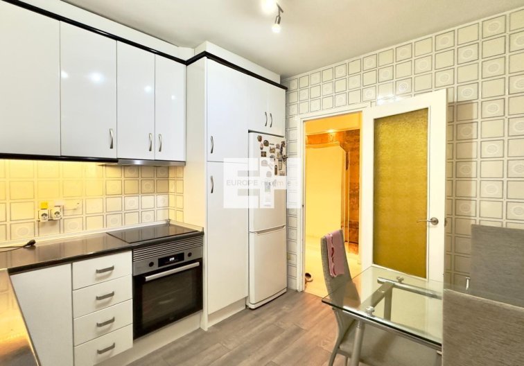 Resale - Apartment - Torrevieja - Centro