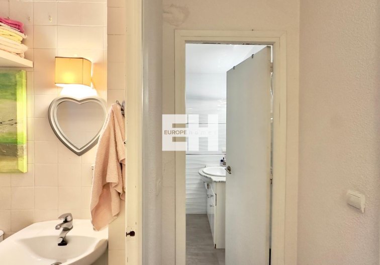 Resale - Apartment - Torrevieja - Centro