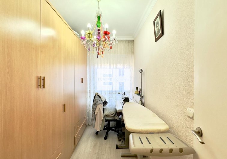 Resale - Apartment - Torrevieja - Centro