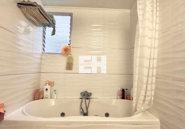 Resale - Apartment - Torrevieja - Centro