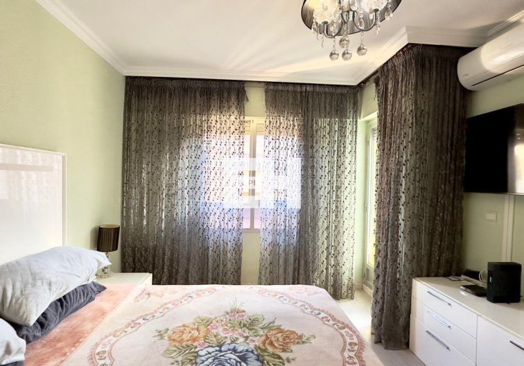 Resale - Apartment - Torrevieja - Centro