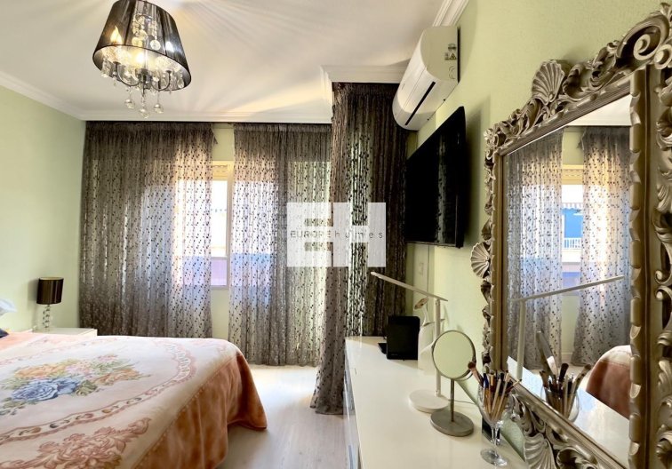 Resale - Apartment - Torrevieja - Centro