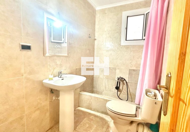 Segunda mano - Apartamento  - Torrevieja - Estacion De Autobuses