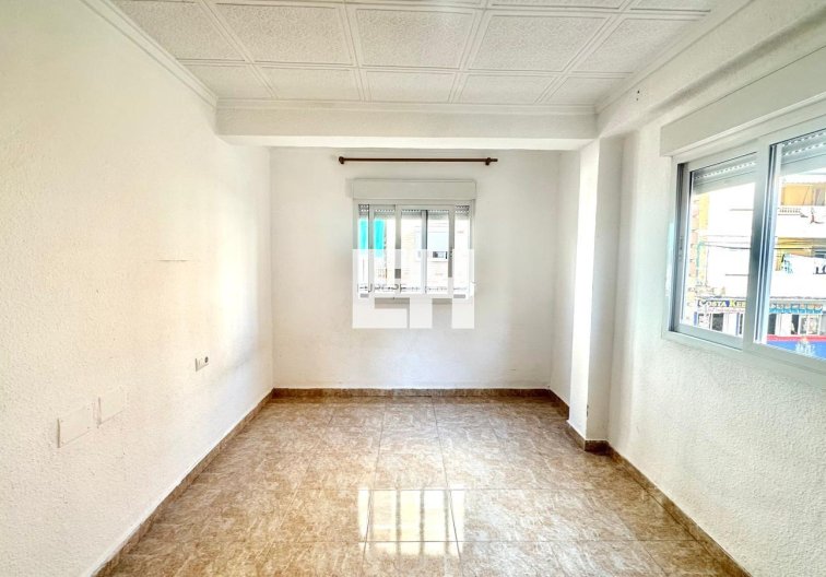 Segunda mano - Apartamento  - Torrevieja - Estacion De Autobuses