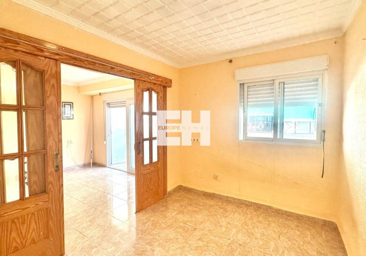 Segunda mano - Apartamento  - Torrevieja - Estacion De Autobuses