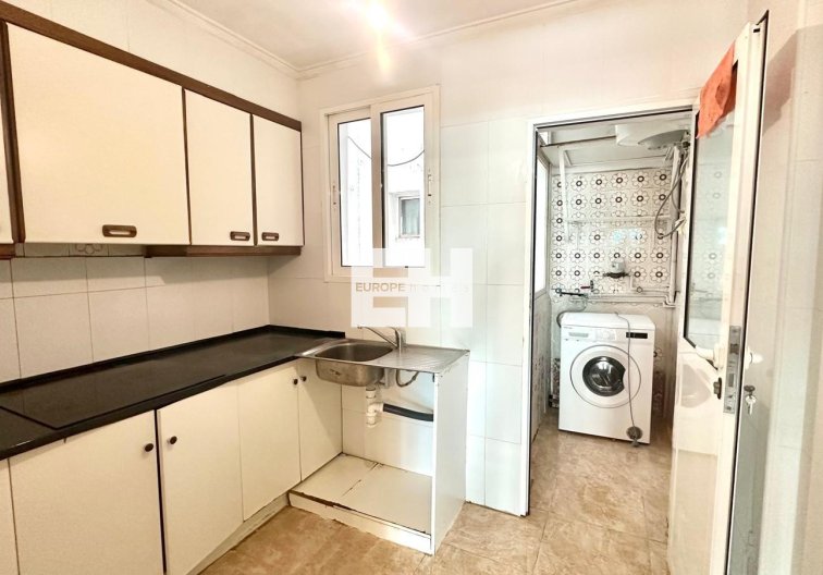 Segunda mano - Apartamento  - Torrevieja - Estacion De Autobuses