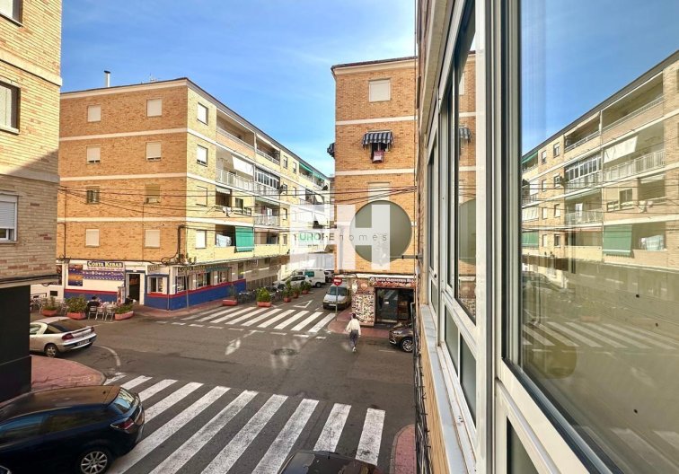 Segunda mano - Apartamento  - Torrevieja - Estacion De Autobuses