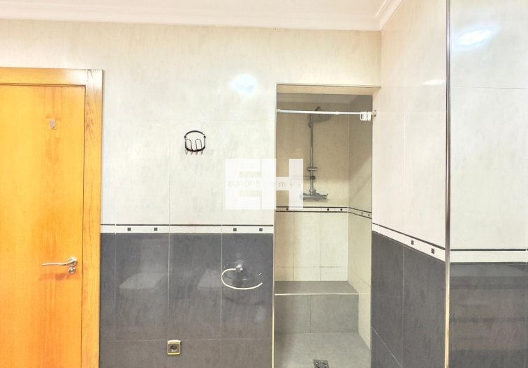 Segunda mano - Apartamento  - Torrevieja - Centro