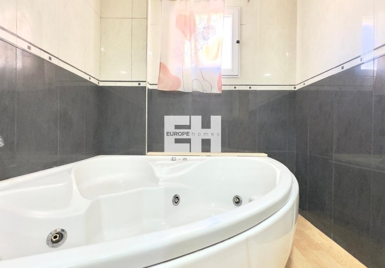 Segunda mano - Apartamento  - Torrevieja - Centro