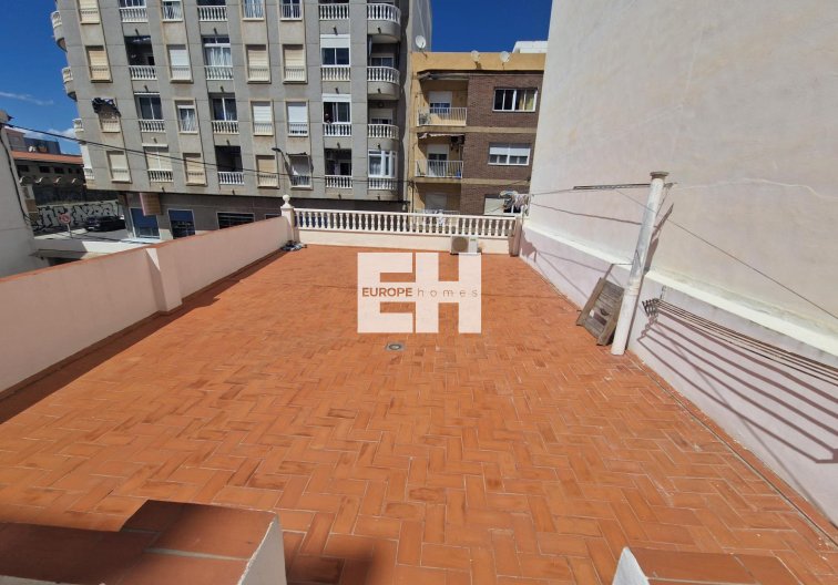 Herverkoop - town house - Torrevieja