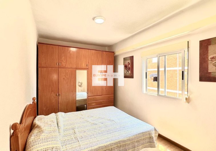 Segunda mano - Apartamento  - Torrevieja - Estacion De Autobuses