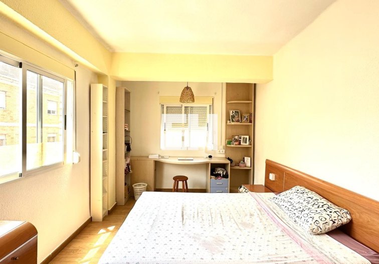 Segunda mano - Apartamento  - Torrevieja - Estacion De Autobuses