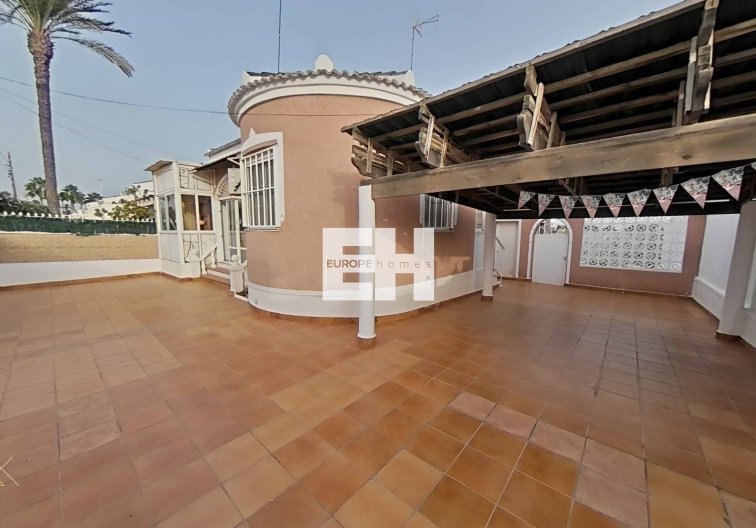 Resale - villa - Torrevieja - San Luis