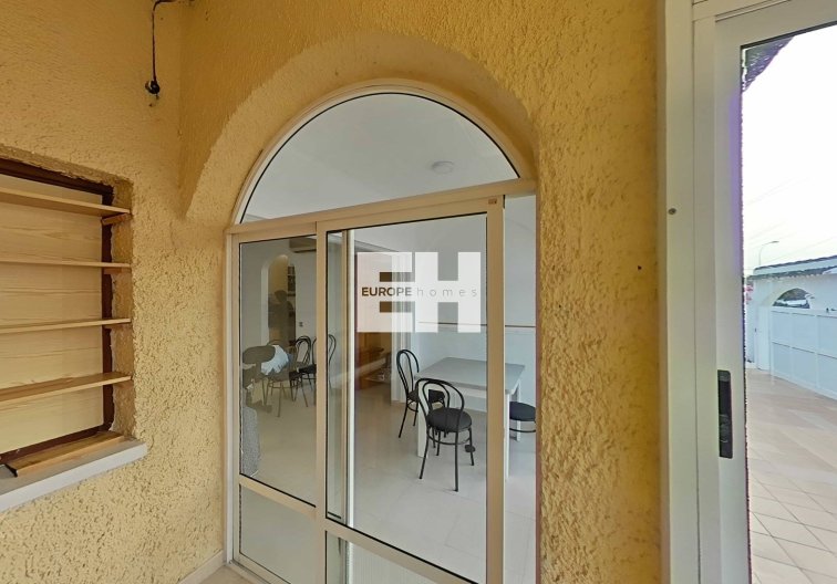 Resale - villa - Torrevieja - San Luis