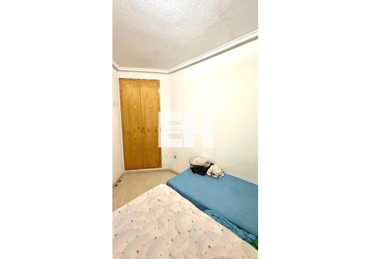 Segunda mano - Apartamento  - Torrevieja - Estacion De Autobuses