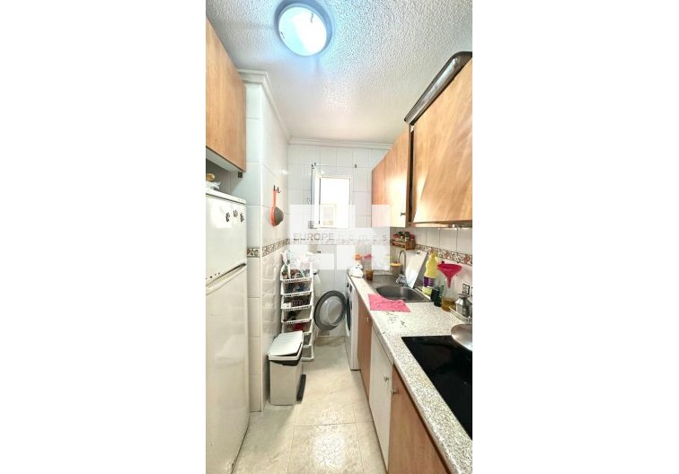 Segunda mano - Apartamento  - Torrevieja - Estacion De Autobuses