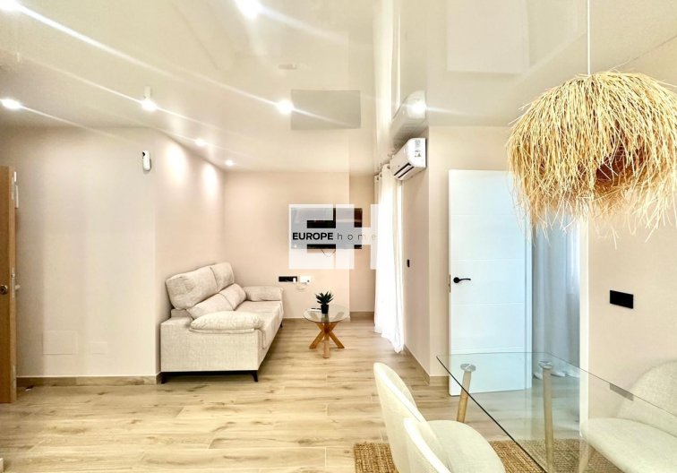 Resale - Apartment - Torrevieja - Centro