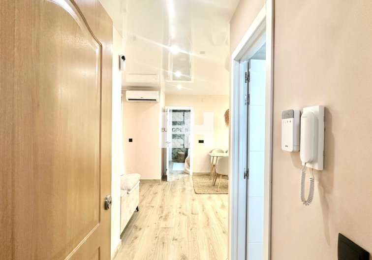 Resale - Apartment - Torrevieja - Centro