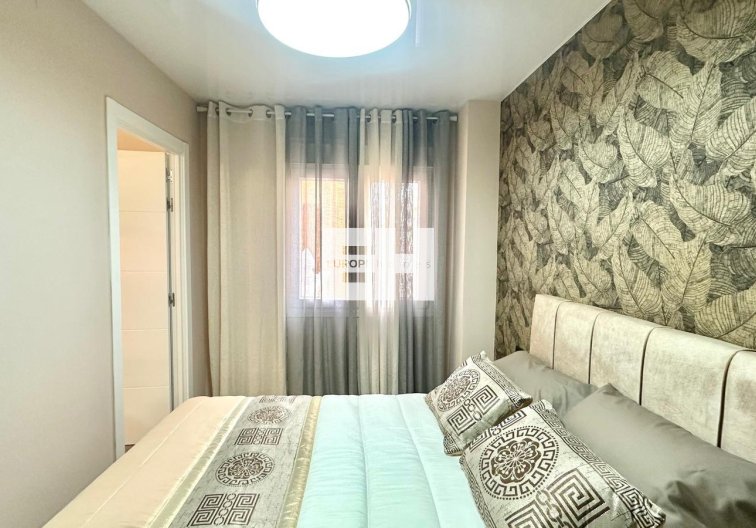 Resale - Apartment - Torrevieja - Centro