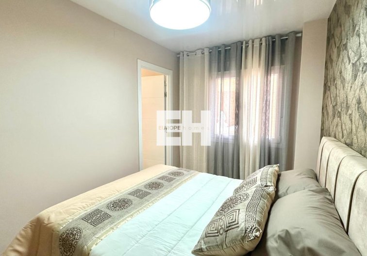 Resale - Apartment - Torrevieja - Centro