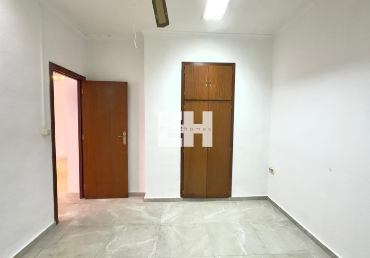 Segunda mano - Apartamento  - Torrevieja - Centro