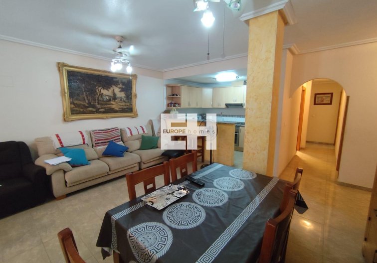 Segunda mano - Apartamento  - Torrevieja - Estacion De Autobuses