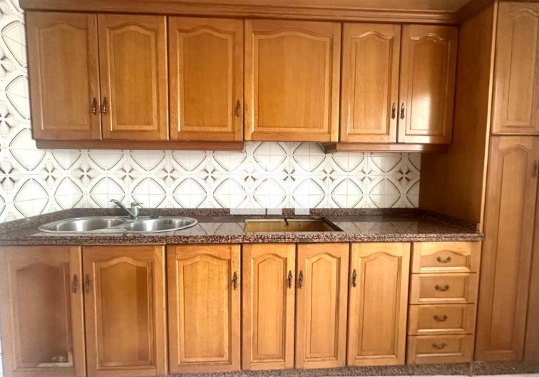 Segunda mano - Apartamento  - Torrevieja - Estacion De Autobuses