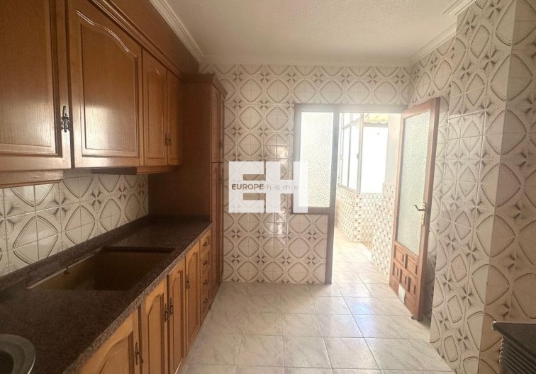 Segunda mano - Apartamento  - Torrevieja - Estacion De Autobuses