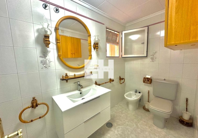 Segunda mano - Apartamento  - Torrevieja - Centro