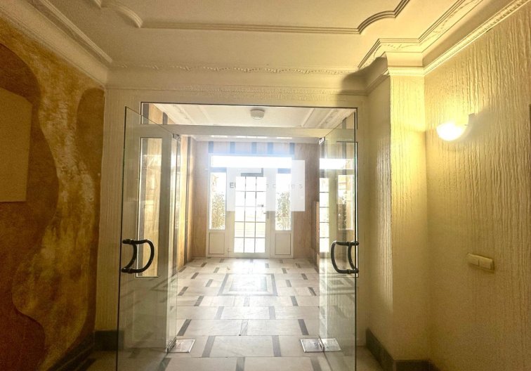 Segunda mano - Apartamento  - Torrevieja - Centro