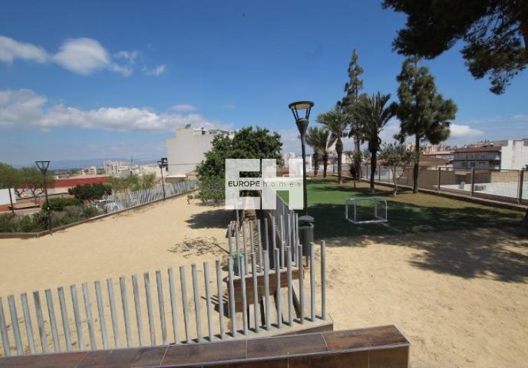 Resale - town house - Guardamar del Segura - Centro