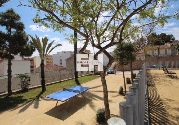 Resale - town house - Guardamar del Segura - Centro