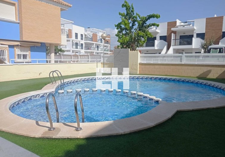 Resale - town house - Pilar de la Horadada