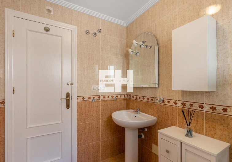 Resale - Apartment - Orihuela Costa - Playa Flamenca