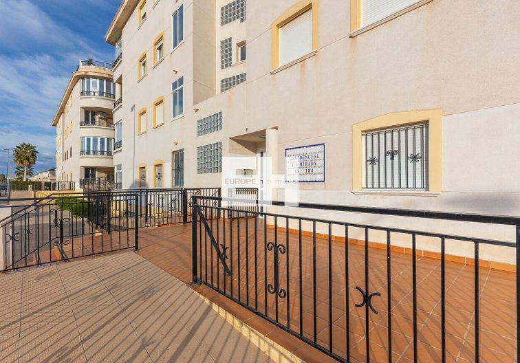 Resale - Apartment - Orihuela Costa - Playa Flamenca