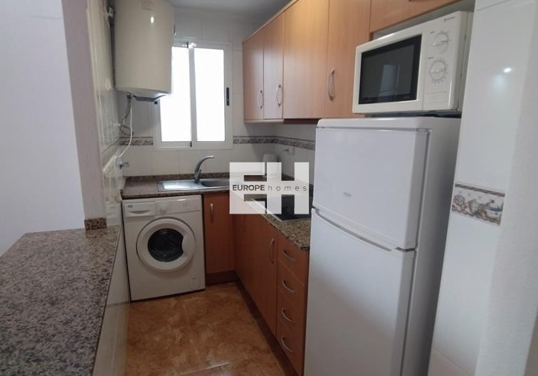 Segunda mano - Apartamento  - Torrevieja - CASCO URBANO