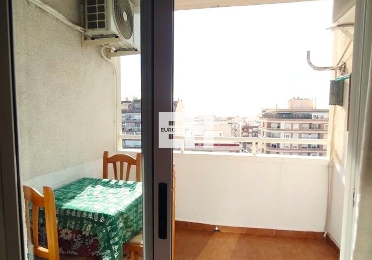 Segunda mano - Apartamento  - Torrevieja - CASCO URBANO