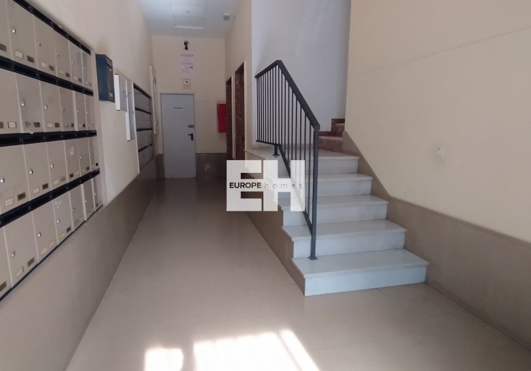 Segunda mano - Apartamento  - Torrevieja - CASCO URBANO