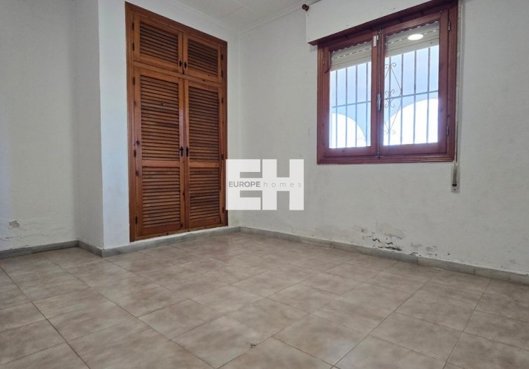 Segunda mano - villa - Torrevieja - Costa Blanca