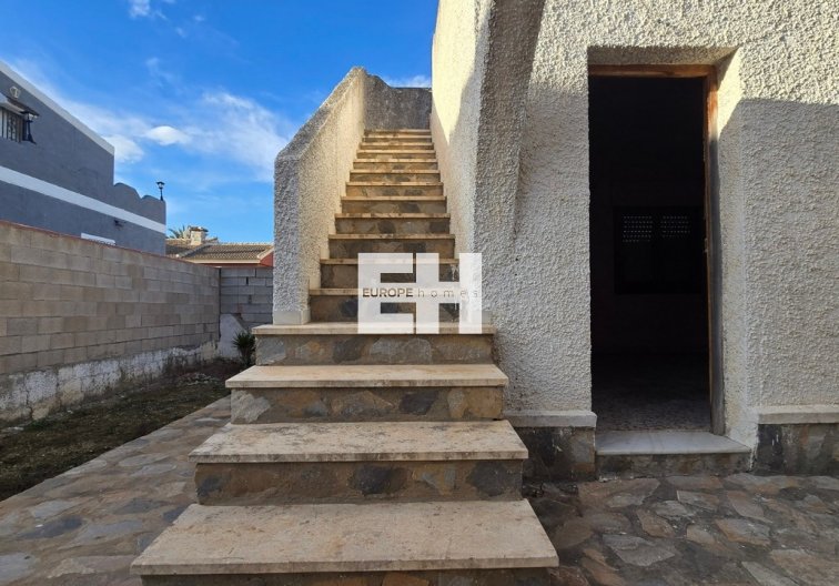 Segunda mano - villa - El Chaparral - Inland