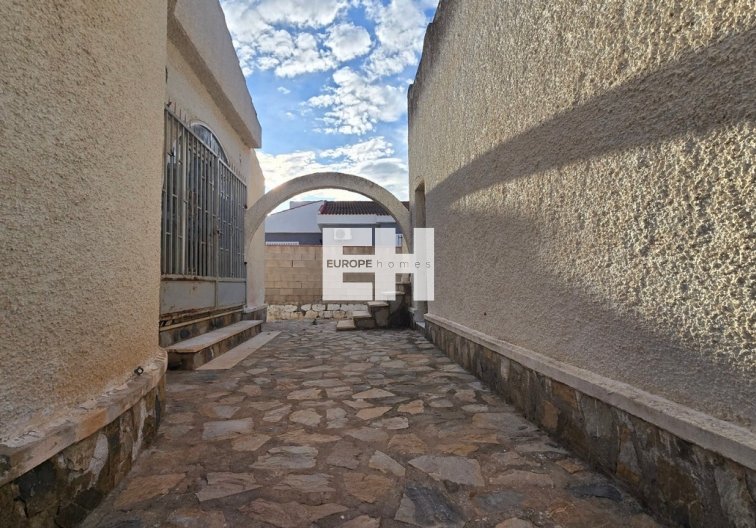 Segunda mano - villa - El Chaparral - Inland