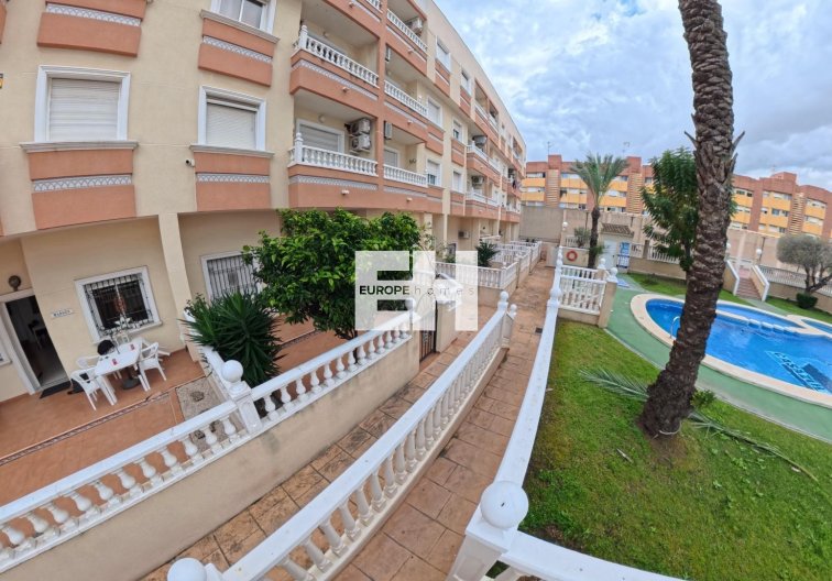 Segunda mano - Apartamento  - Torrevieja - Centro