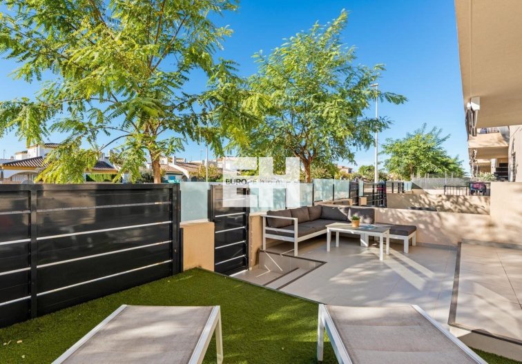 Segunda mano - Apartamento  - Pilar de la Horadada - Pueblo Latino