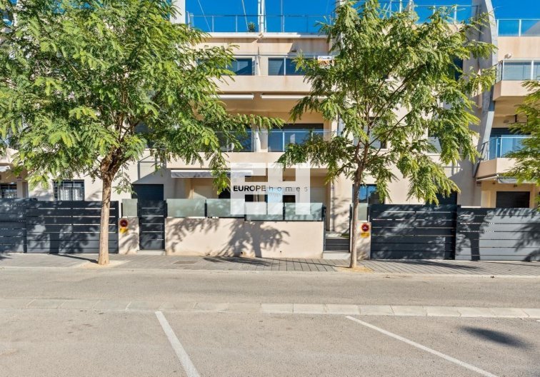 Segunda mano - Apartamento  - Pilar de la Horadada - Pueblo Latino