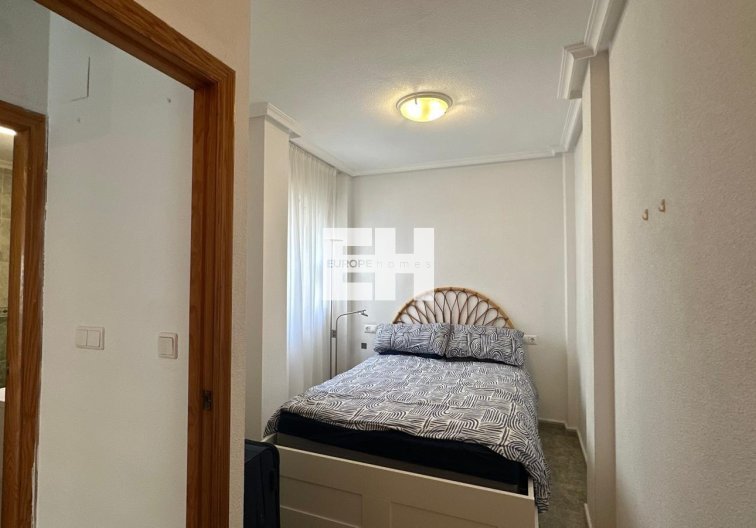 Segunda mano - Apartamento  - Torrevieja - Estacion De Autobuses