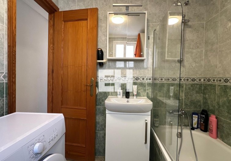 Segunda mano - Apartamento  - Torrevieja - Estacion De Autobuses